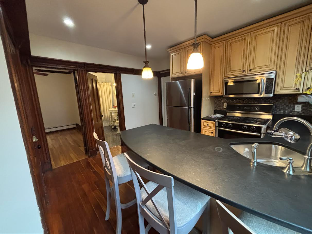 14 Greenwood Ter, Ward Two