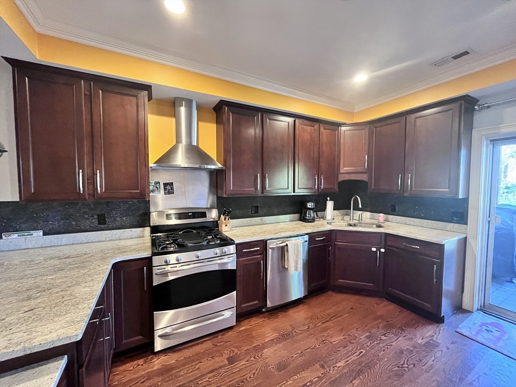 584 East 8th St, South Boston