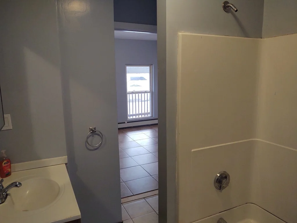 96 Pleasant St, Marlborough