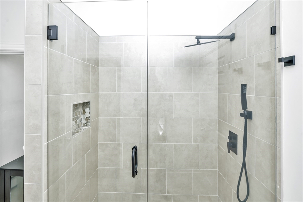 8 Shawmut Ter, Malden