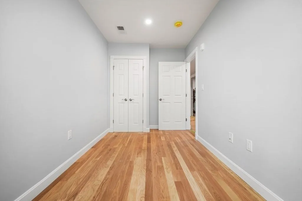 71 Old Harbor St, South Boston