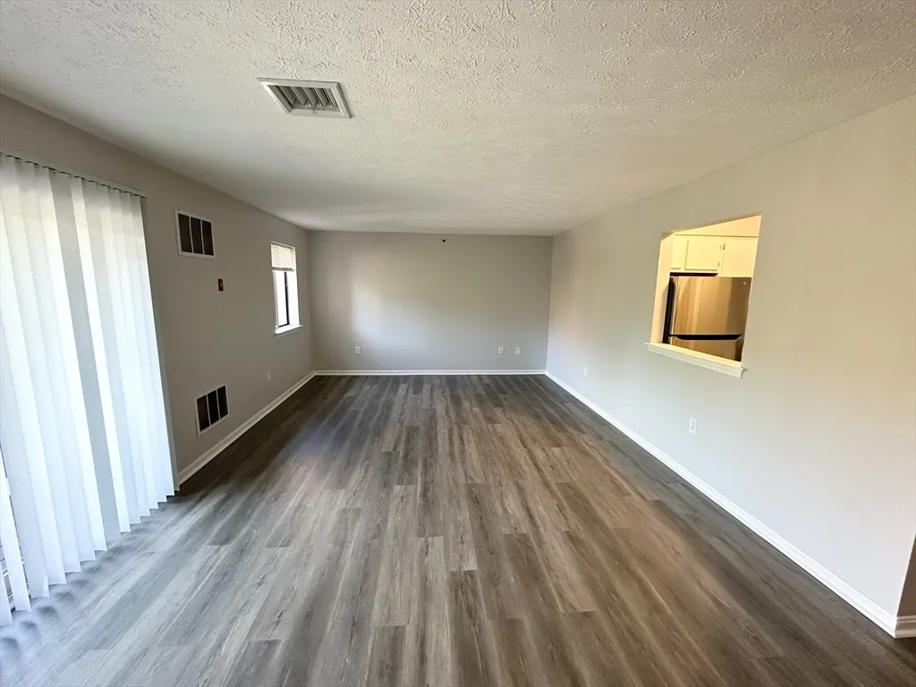 53 Steeplechase Ct, Zip 01832