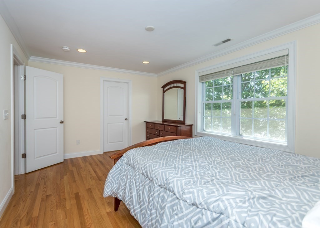 67 Trimount Ave, Waltham