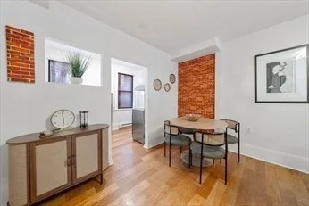 102 Revere, Beacon Hill