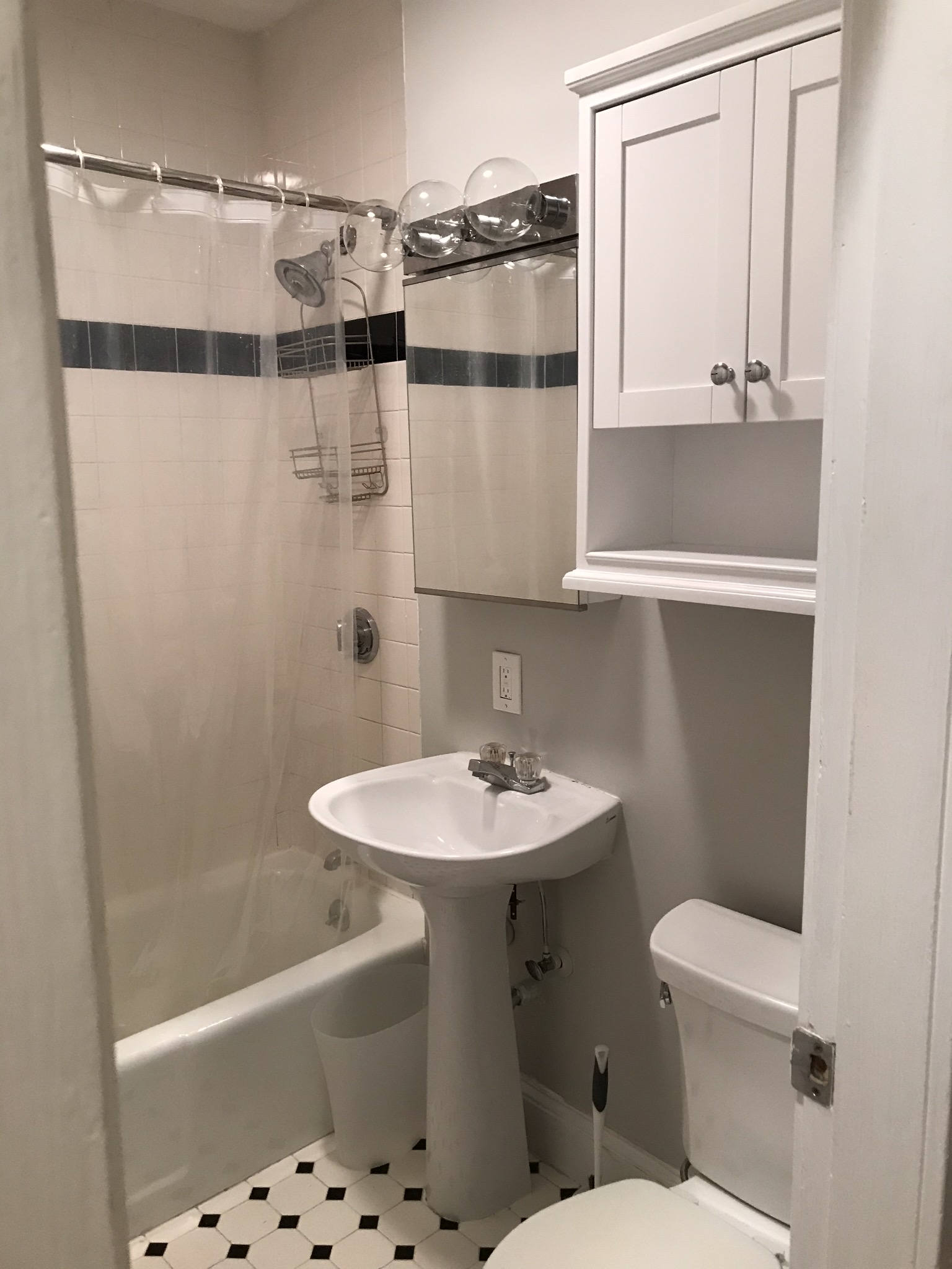 1 bed, 1 bath apartment for rent at 75 Chestnut Unit 12, Beacon Hill — photo 6 of 8