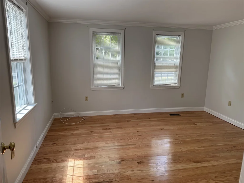 466 Center St, Hanover