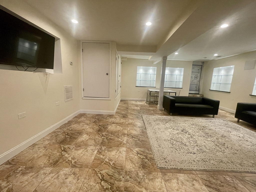 25 Saint Mary's St, Brookline