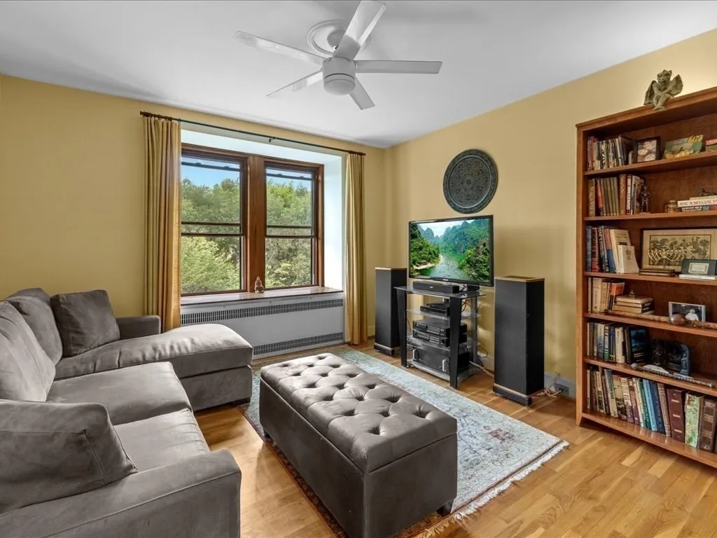 228 Commonwealth Ave, Back Bay