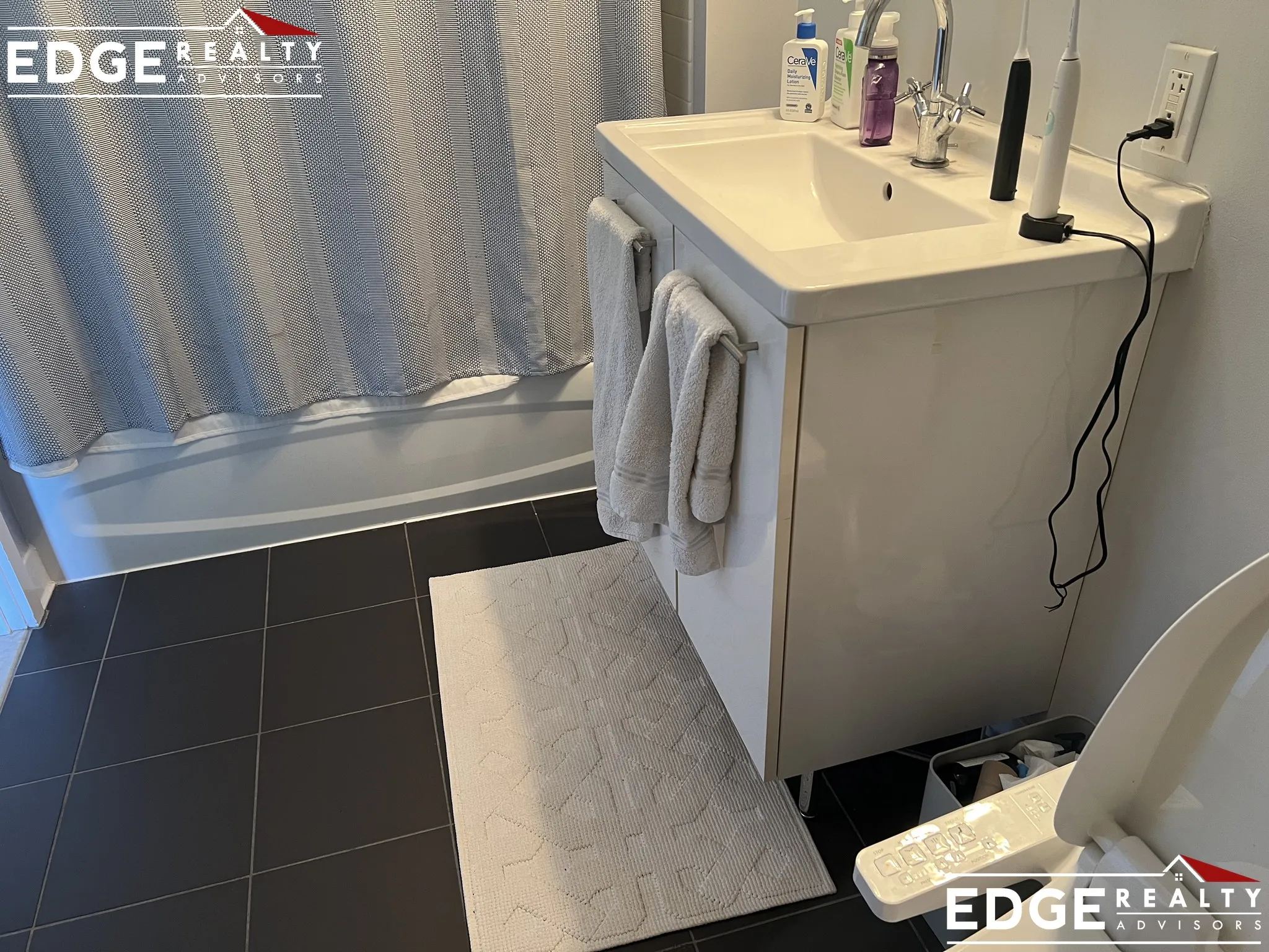 2 Earhart St, East Cambridge