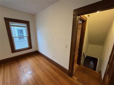 50 Simpson Ave, Tufts