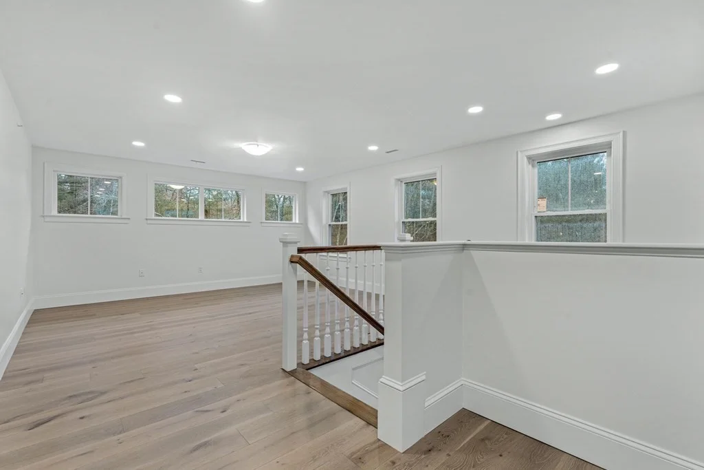 27 Lily Pond Ln, Lexington