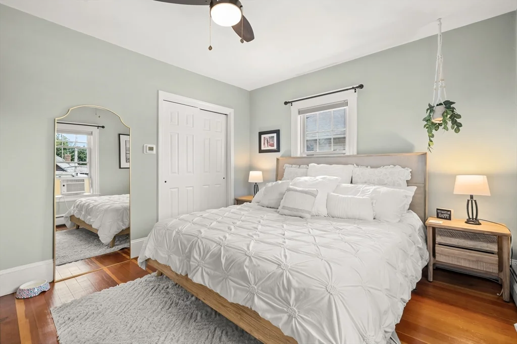 196 Waverley Rd, North Andover