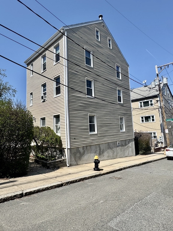 40 Chappie St, Medford Street / The Neck