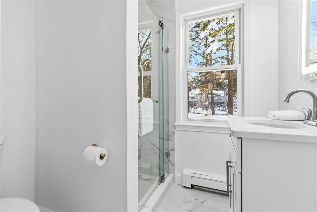 183 Gardner St, Hingham