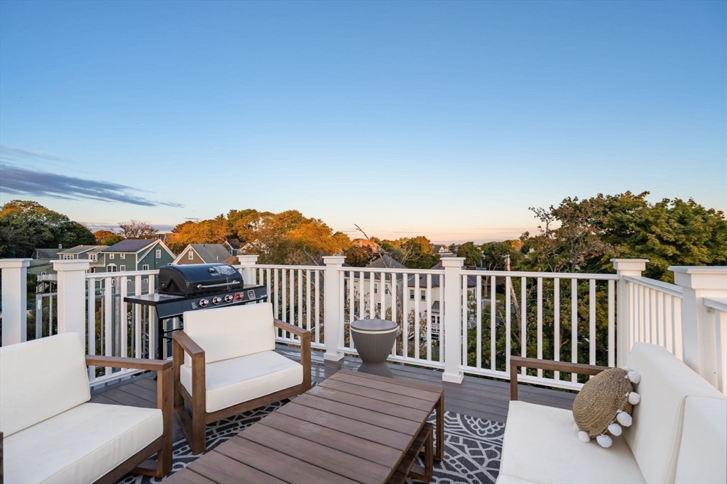 35 Somerset Ave, Winthrop