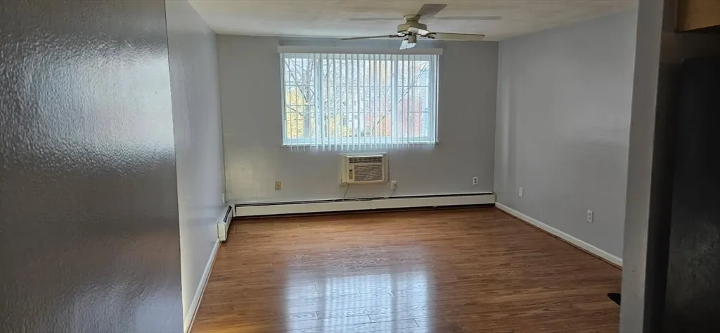 12 Woodland St, Everett