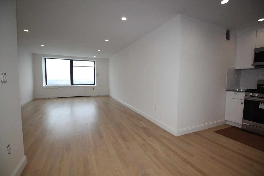 65 East India Row, Waterfront