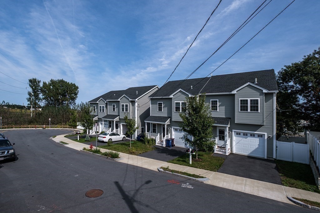 21 Bellevue Ave, Revere