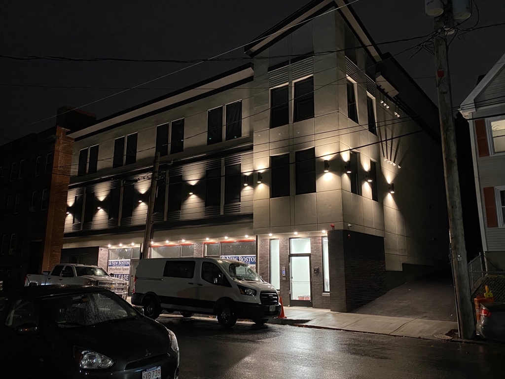 14 Yeamans St, Revere