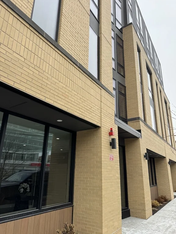 100 Lincoln, Brighton