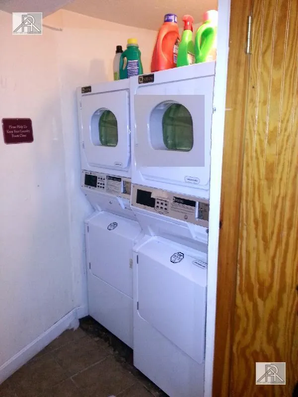 73 Thatcher St, North Brookline