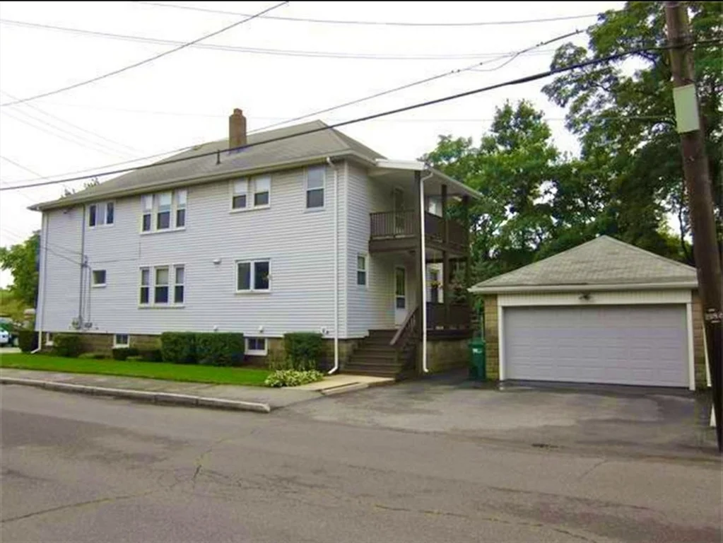 78 Webster St, Medford