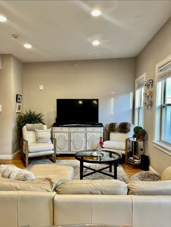 236 E St, South Boston