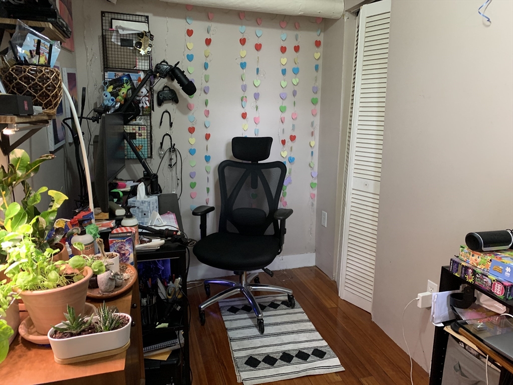 380 Riverway, Mission Hill