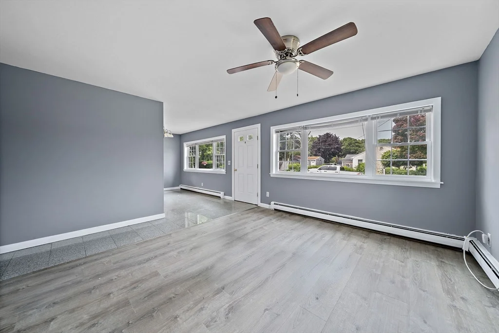 52 Beach St, Plymouth