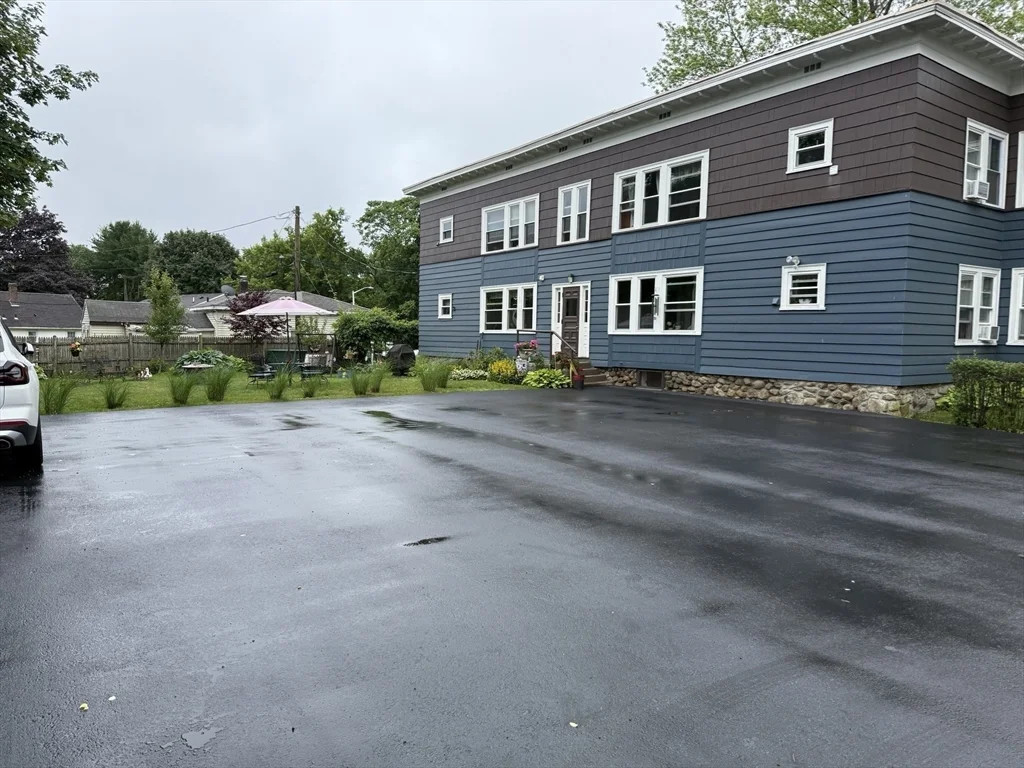 1 Samoset Rd, Worcester