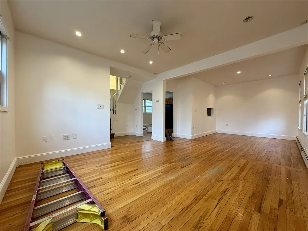 98 W Spring St, Avon