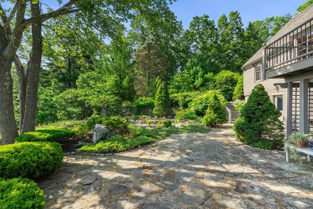 7 Pipers Quarry, Newburyport