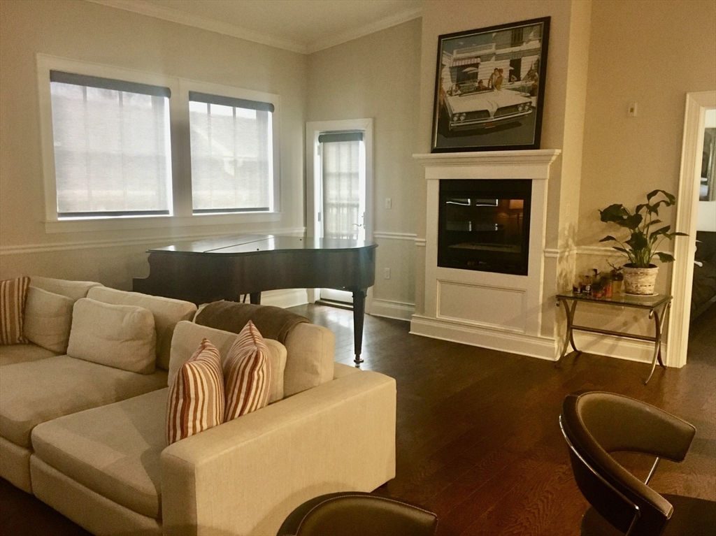 616 E 4th St, South Boston