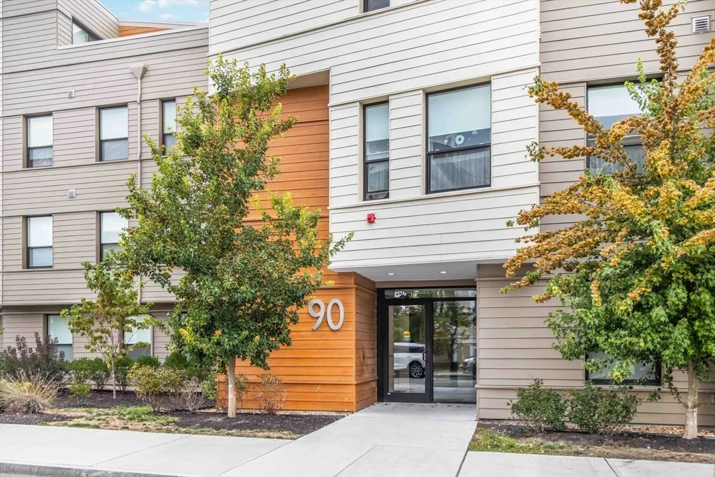 90 Antwerp St, Allston