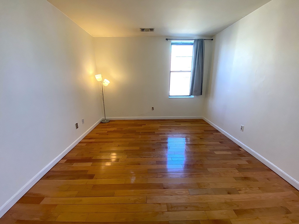 29 Brainerd Rd, Allston