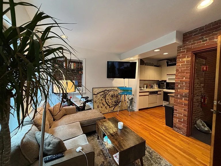 38 Charter St, Boston