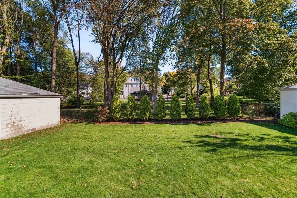 27 Payne Rd, Newton Highlands