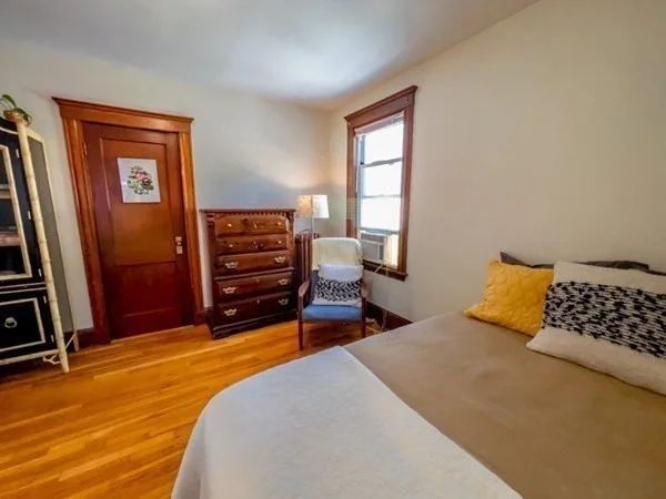 26 St Rose St, Jamaica Plain