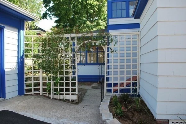 102 Lothrop St, Beverly
