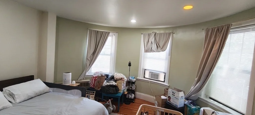 4 Fuller St, Coolidge Corner