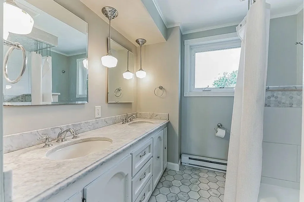 32 Water St, Marlborough