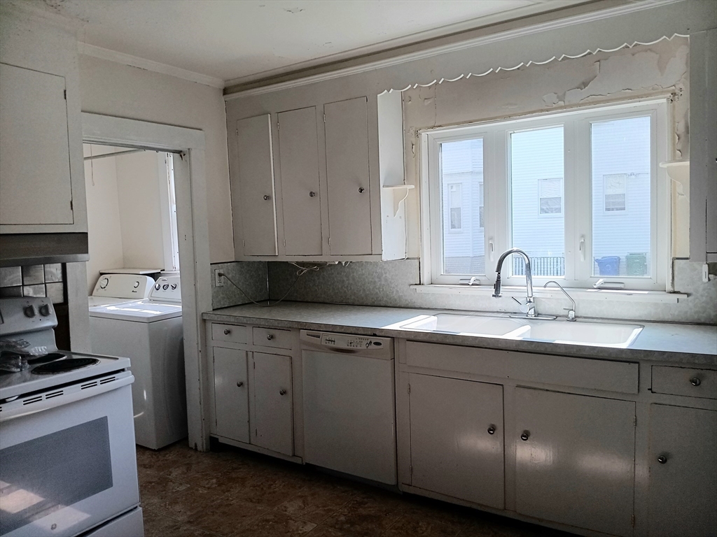 451 Wolcott St, Nonantum