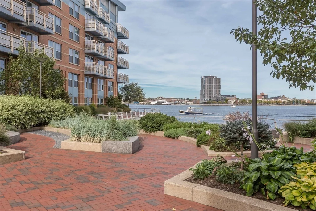 4 Battery Wharf, North End