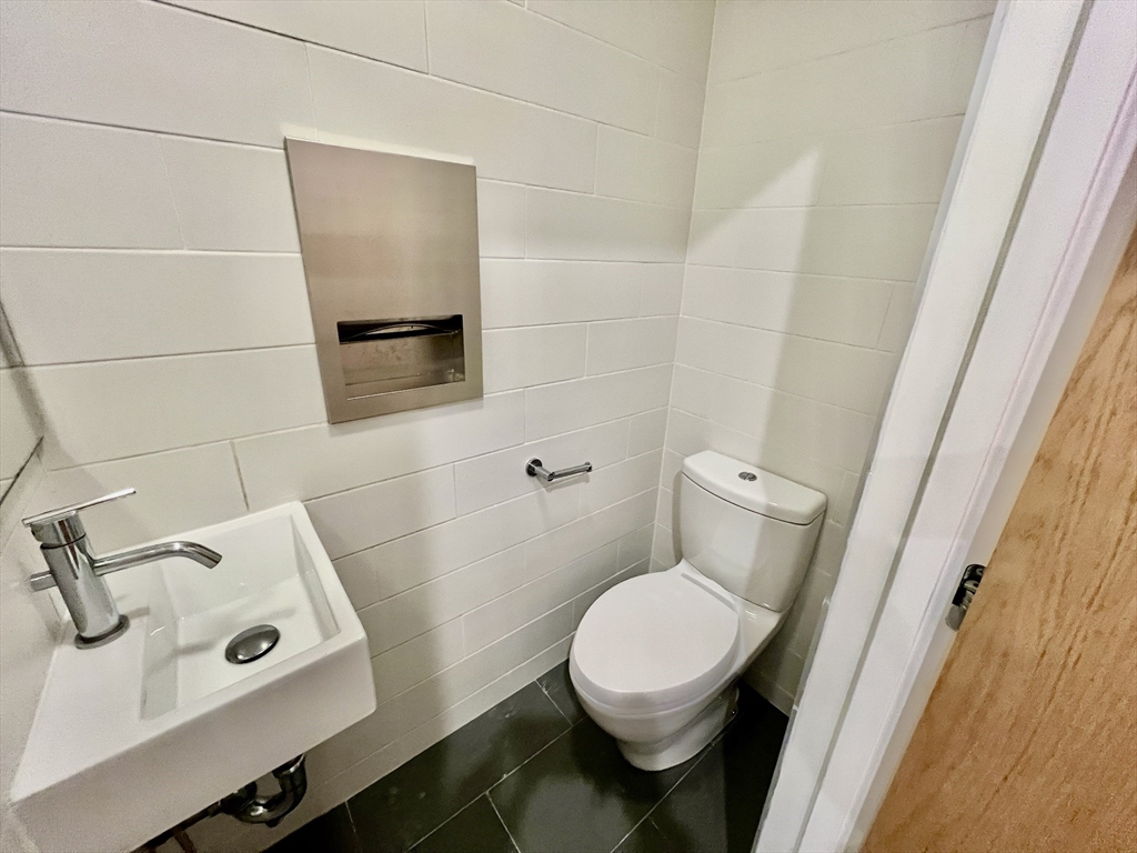 1607 Tremont St, Mission Hill