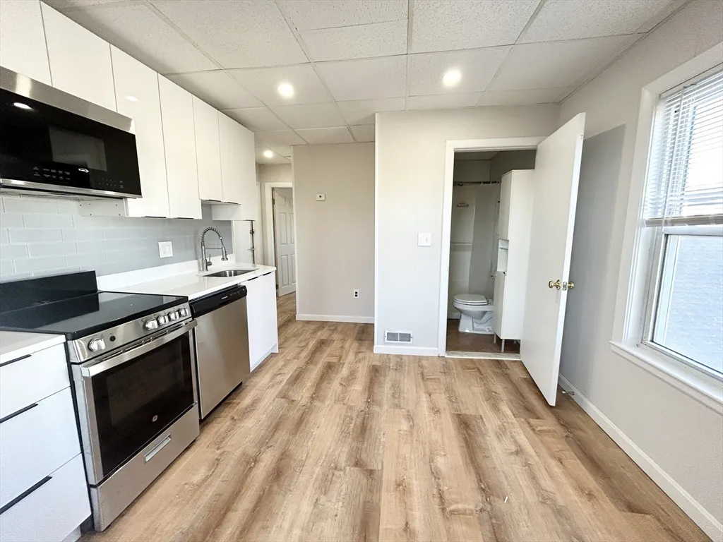 105 Buttonwood, Boston