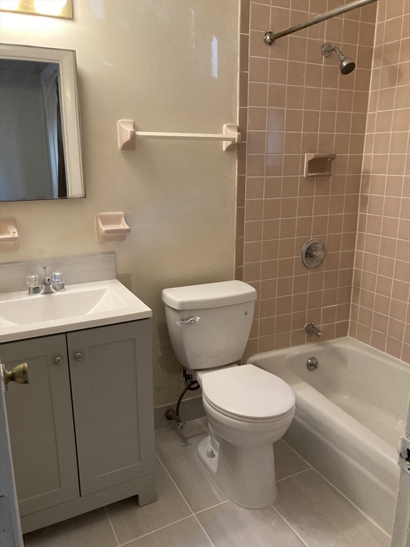 1 Gordon Ter, Quincy Center