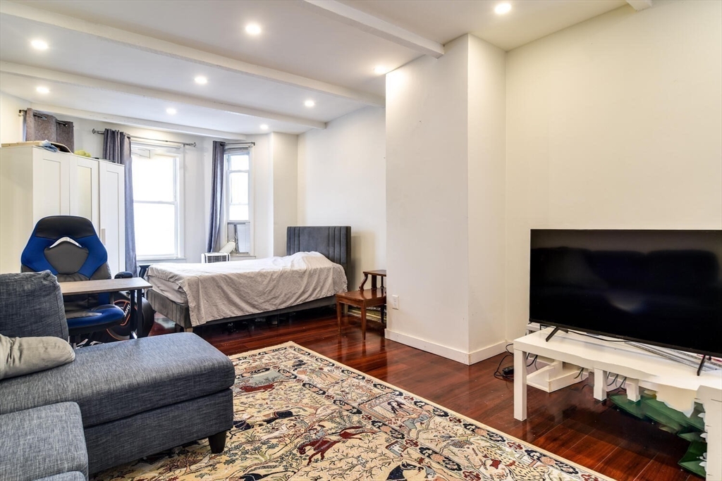 70 Bennington St, East Boston