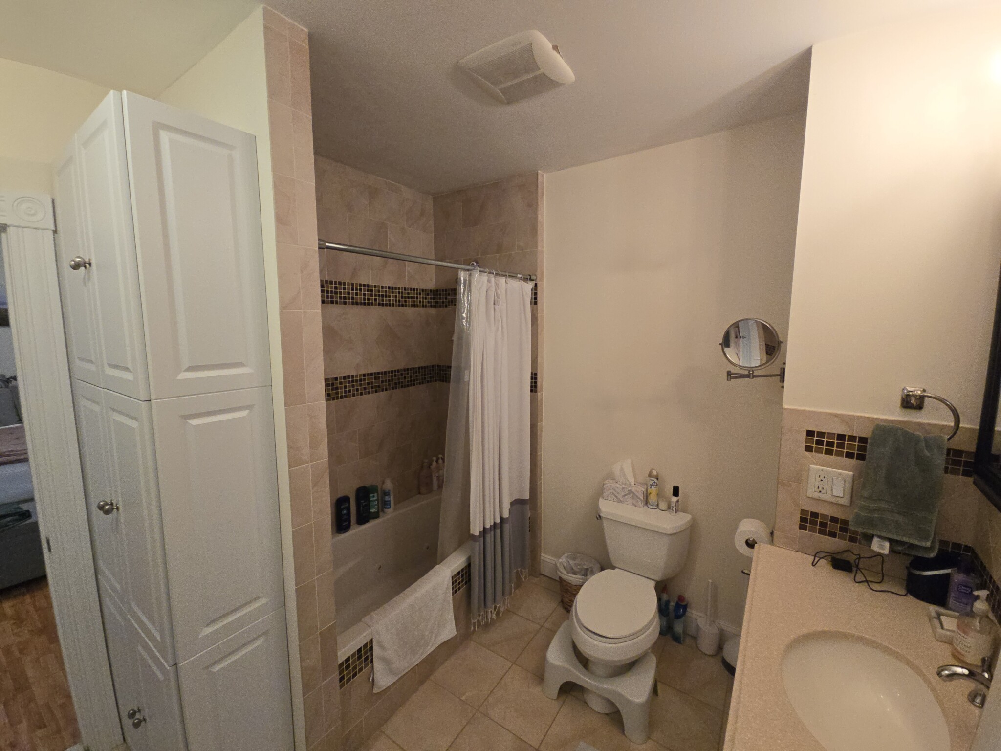 146 Hillside Rd, Watertown