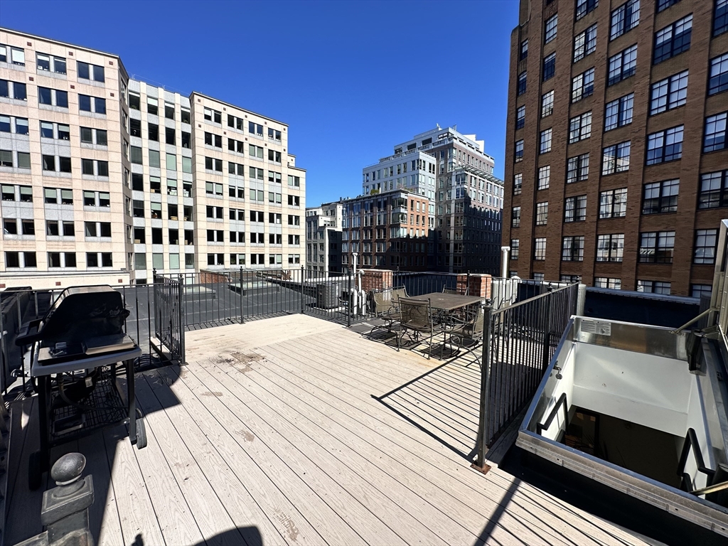 73 Broad St, Downtown