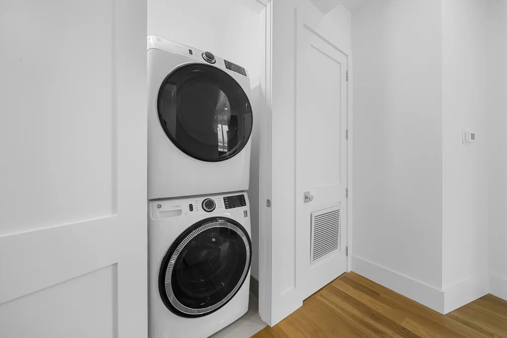 218 Old Colony Ave, South Boston